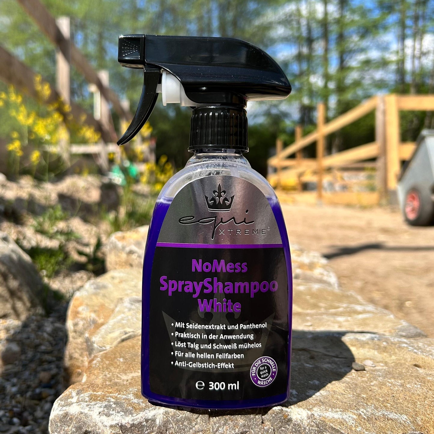 equiXTREME No Mess Spray Shampoo White